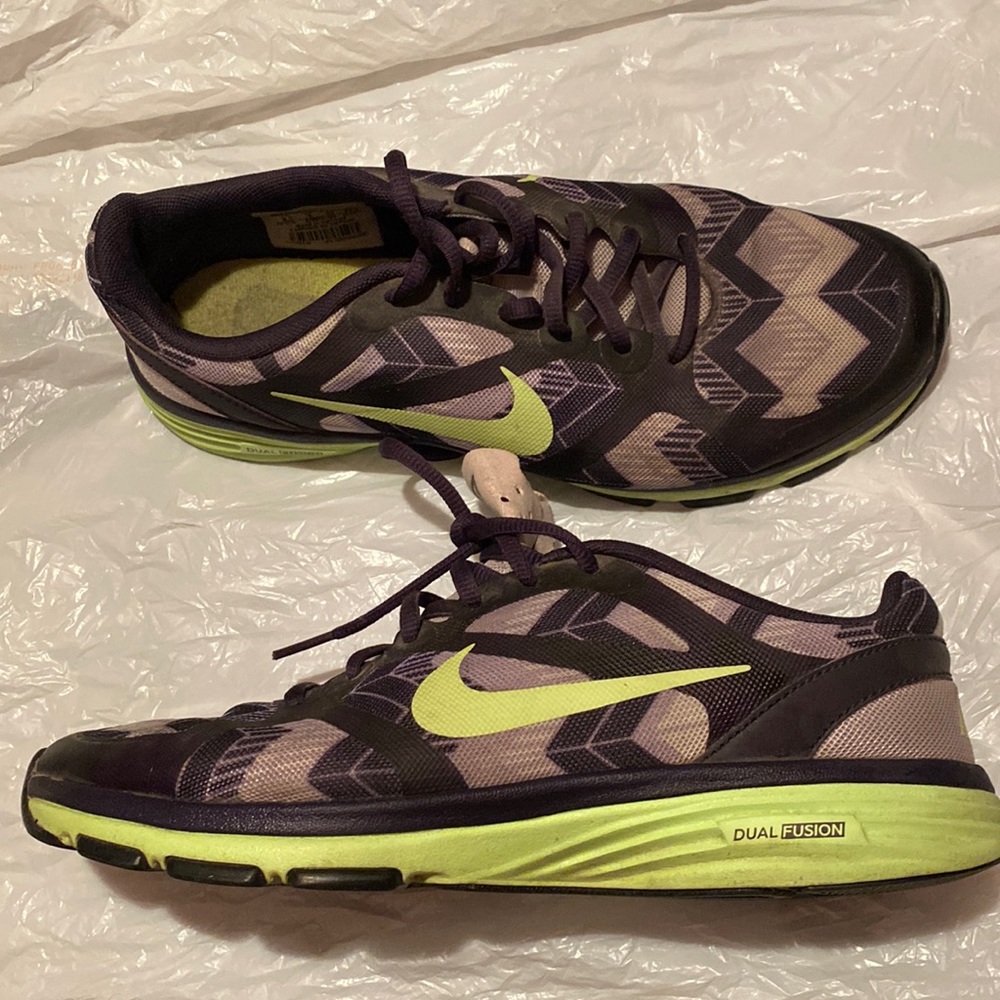 NIKE dual fusion TR running shoe